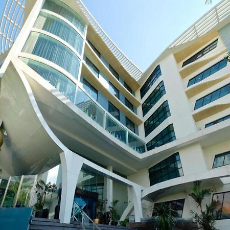 The Xtreme Suites Bangkok Exterior foto